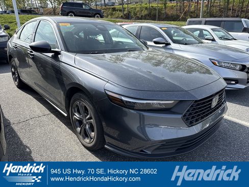 Used 2023 Honda Accord EX image 1