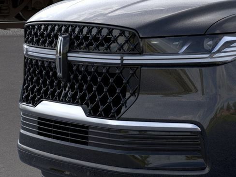 New 2026 Lincoln Navigator Reserve image 17