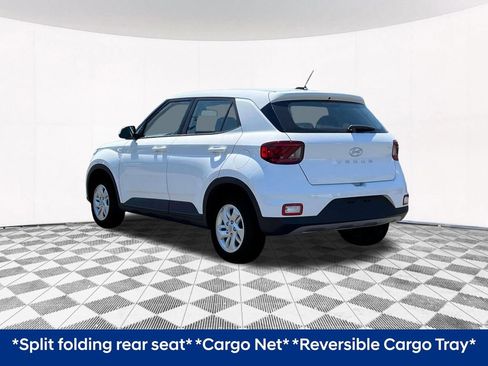 Used 2025 Hyundai Venue SE FWD image 7