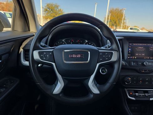 Used 2024 GMC Terrain SLE image 21