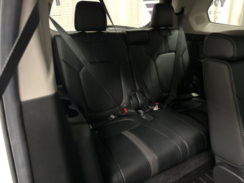 Used 2025 Honda Pilot Touring image 24