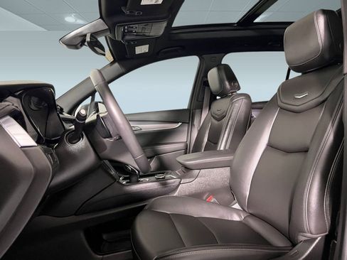 Used 2023 Cadillac XT6 Luxury image 5