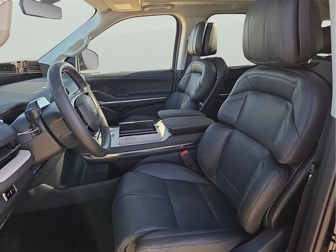 New 2026 Lincoln Navigator L Reserve image 12