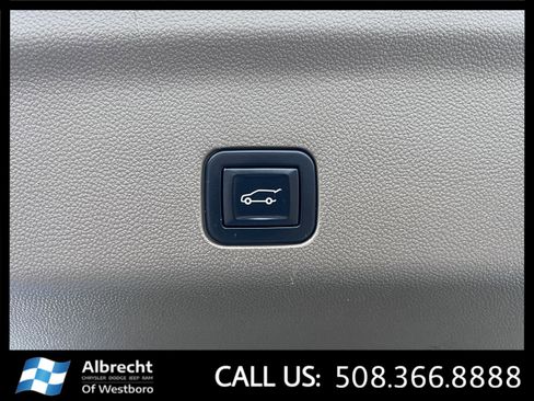 Used 2022 GMC Yukon Denali AWD/4WD image 17