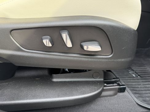 Used 2024 Cadillac XT6 Sport w/ LPO, Floor Liner Package AWD/4WD image 24