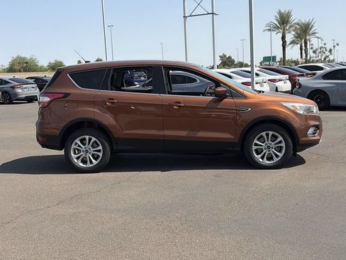 Used 2017 Ford Escape SE FWD image 5