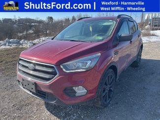 Used 2018 Ford Escape SE w/ SE Sport Appearance Package video 1