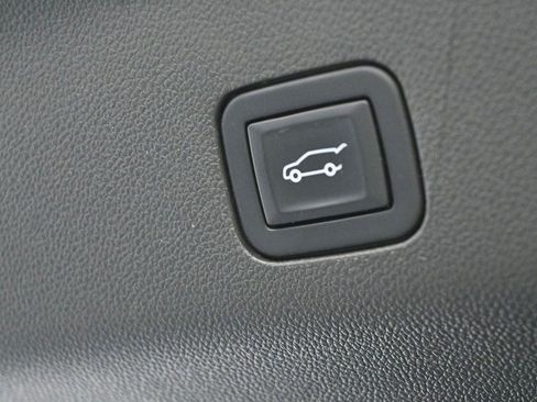 Used 2023 Chevrolet Tahoe RST AWD/4WD image 11