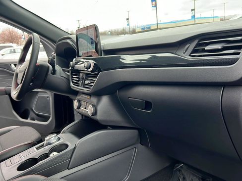 Used 2025 Ford Escape ST-Line image 40