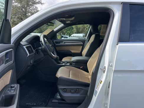 Used 2022 Volkswagen Atlas Cross Sport SE image 15