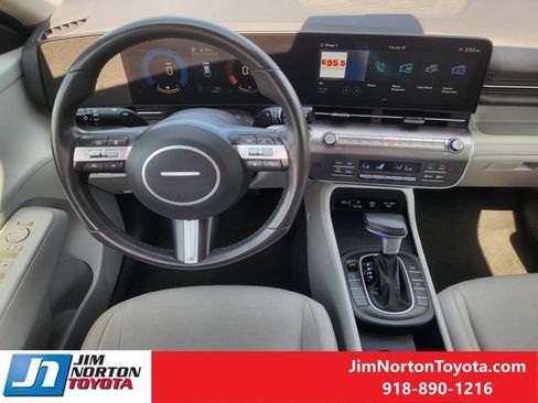 Used 2025 Hyundai Kona SEL AWD/4WD image 26