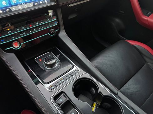 Used 2017 Jaguar F-PACE S image 20