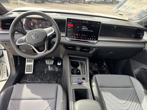 New 2026 Volkswagen Tiguan SE R-Line image 21