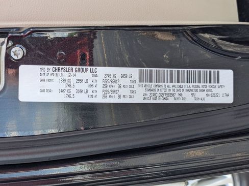 Used 2015 Chrysler Town & Country Touring-L w/ Driver Convenience Group FWD image 32