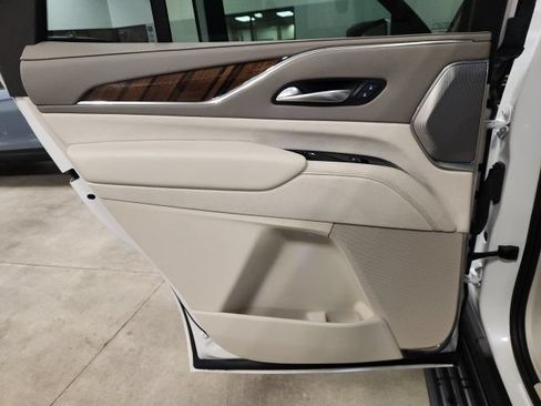 Used 2023 Cadillac Escalade Premium Luxury Platinum AWD/4WD image 27