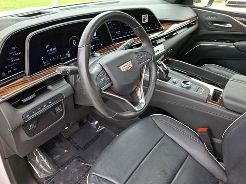 Used 2023 Cadillac Escalade ESV Premium Luxury AWD/4WD image 14