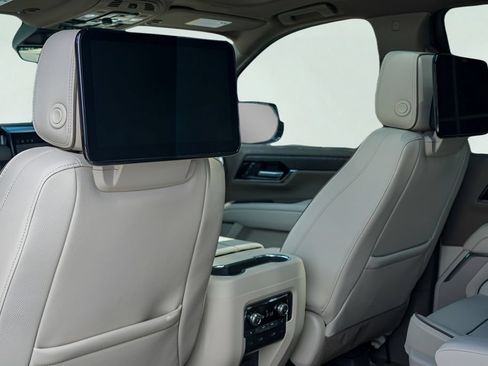 New 2026 GMC Yukon XL Denali w/ Denali Reserve Package AWD/4WD image 19