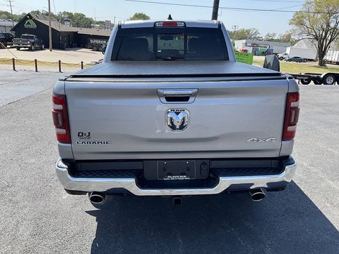 Used 2019 RAM 1500 Laramie AWD/4WD image 5