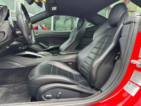 Used 2015 Ferrari California T RWD image 22