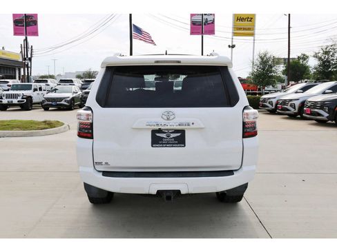 Used 2018 Toyota 4Runner SR5 Premium AWD/4WD image 7