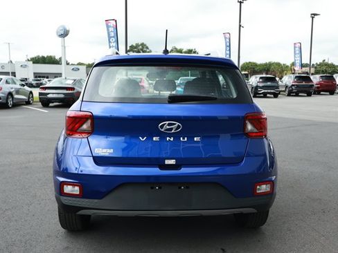 Used 2025 Hyundai Venue SEL FWD image 7