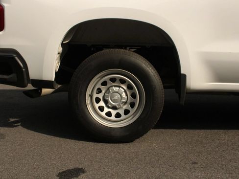 Used 2023 Chevrolet Silverado 1500 W/T RWD image 5