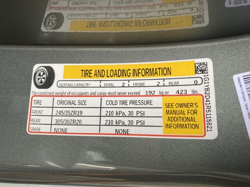 Used 2024 Chevrolet Corvette Stingray Preferred Cpe w/ Battery Protection Package RWD image 39