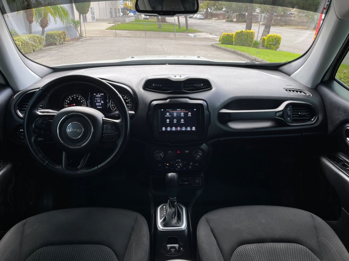 Used 2019 Jeep Renegade Altitude w/ Quick Order Package 2XM FWD image 10
