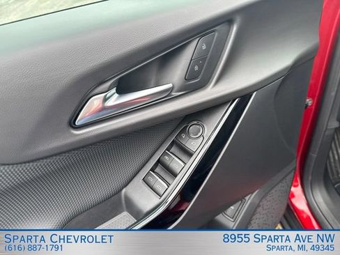Used 2026 Chevrolet Equinox RS AWD/4WD image 12