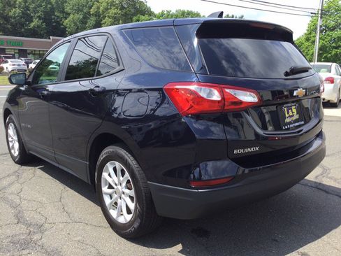 Used 2020 Chevrolet Equinox LS w/ LS Convenience Package AWD/4WD image 10