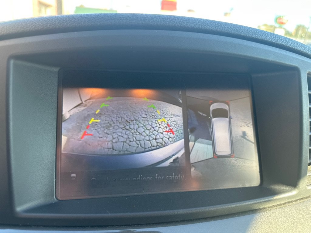 Used 2015 Nissan Quest Platinum FWD image 24