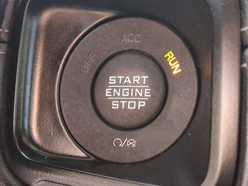 Used 2024 Jeep Wrangler Unlimited Sahara AWD/4WD image 23
