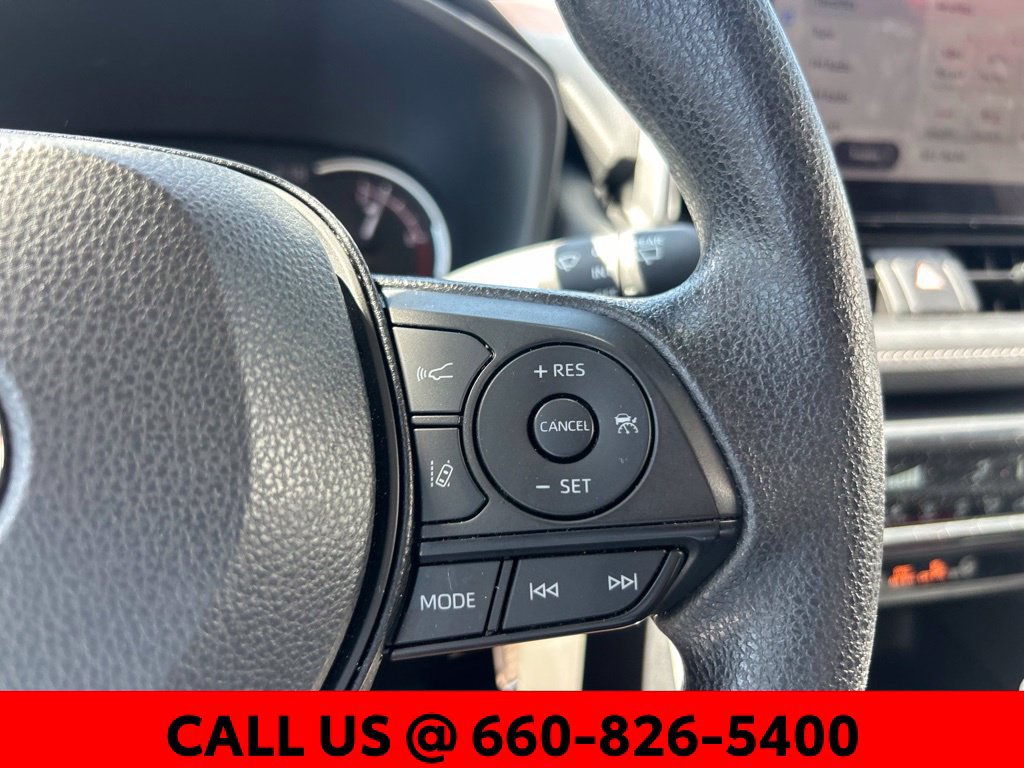 Used 2025 Toyota RAV4 LE AWD/4WD image 13