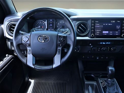 Certified 2022 Toyota Tacoma TRD Off-Road w/ Technology Package RWD image 14