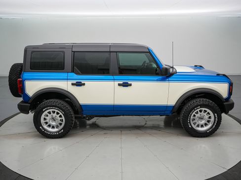 New 2025 Ford Bronco 4-Door image 4