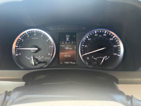 Used 2015 Toyota Highlander Limited Platinum FWD image 10