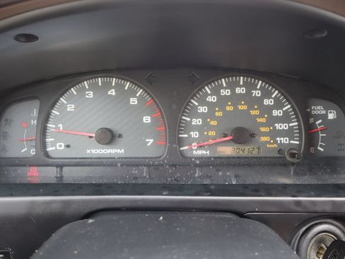 Used 1999 Toyota 4Runner SR5 AWD/4WD image 32