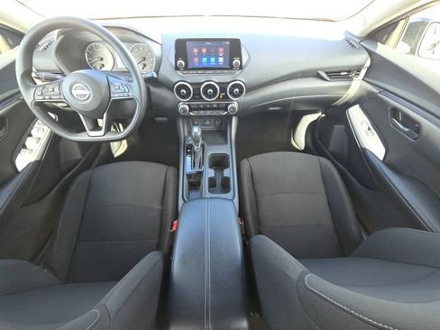 Used 2025 Nissan Sentra S image 27