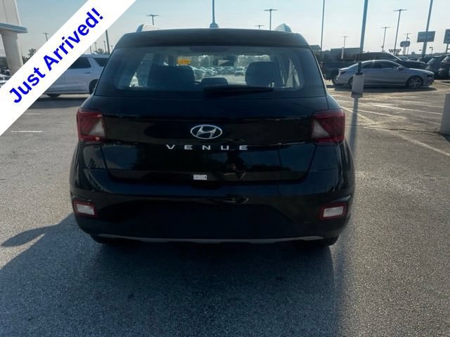 Used 2025 Hyundai Venue SEL FWD image 4