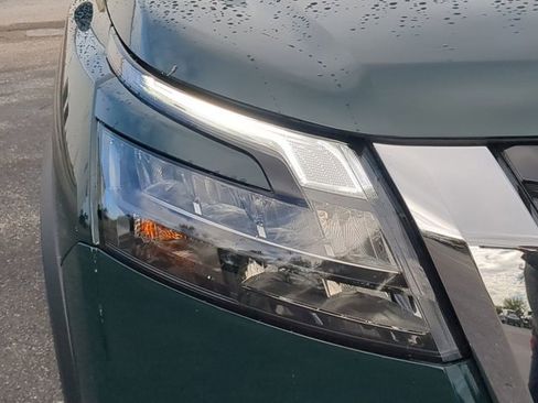 Certified 2025 Nissan Pathfinder SL FWD image 10