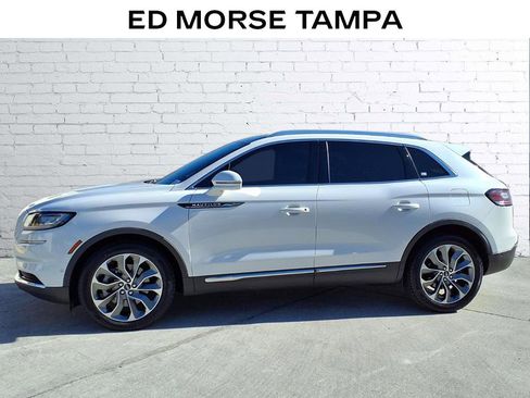 Used 2022 Lincoln Nautilus Reserve w/ Equipment Group 201A image 2