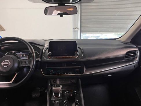 Used 2024 Nissan Rogue SV FWD image 20