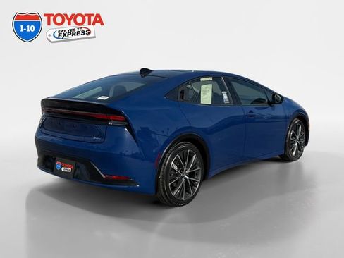 Certified 2026 Toyota Prius XLE FWD image 5