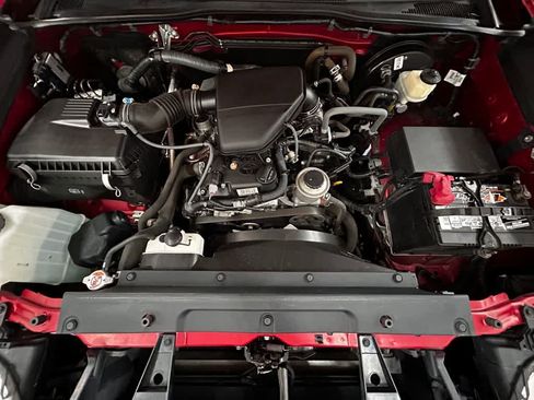 Used 2017 Toyota Tacoma SR w/ SR Convenience Package RWD image 9