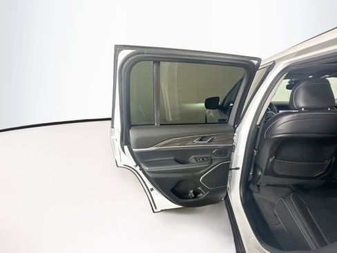 Used 2022 Jeep Grand Cherokee Limited RWD image 27