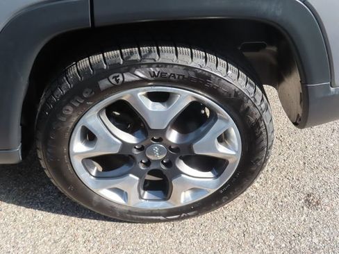 Used 2018 Jeep Compass Limited AWD/4WD image 14