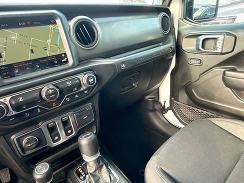 Used 2021 Jeep Wrangler Sport S image 24