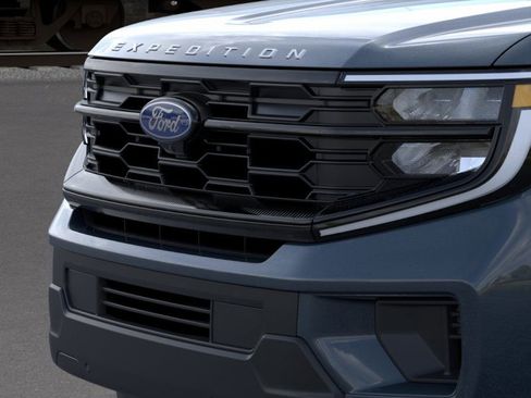 New 2026 Ford Expedition Active image 17