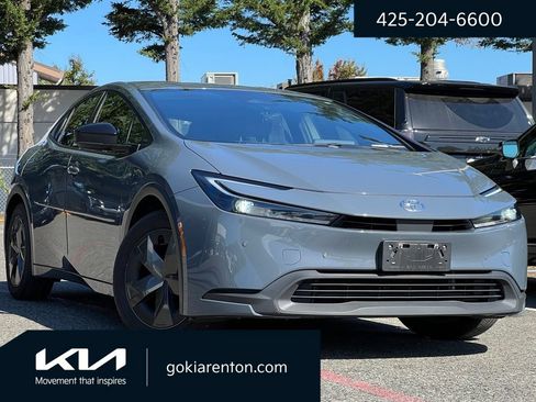Used 2023 Toyota Prius LE AWD/4WD image 1