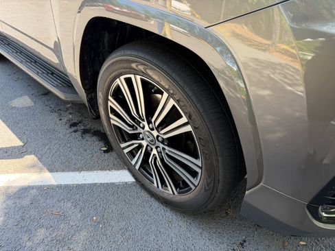 Used 2022 Lexus LX 600 4WD w/ Accessory Package (Z1) image 10